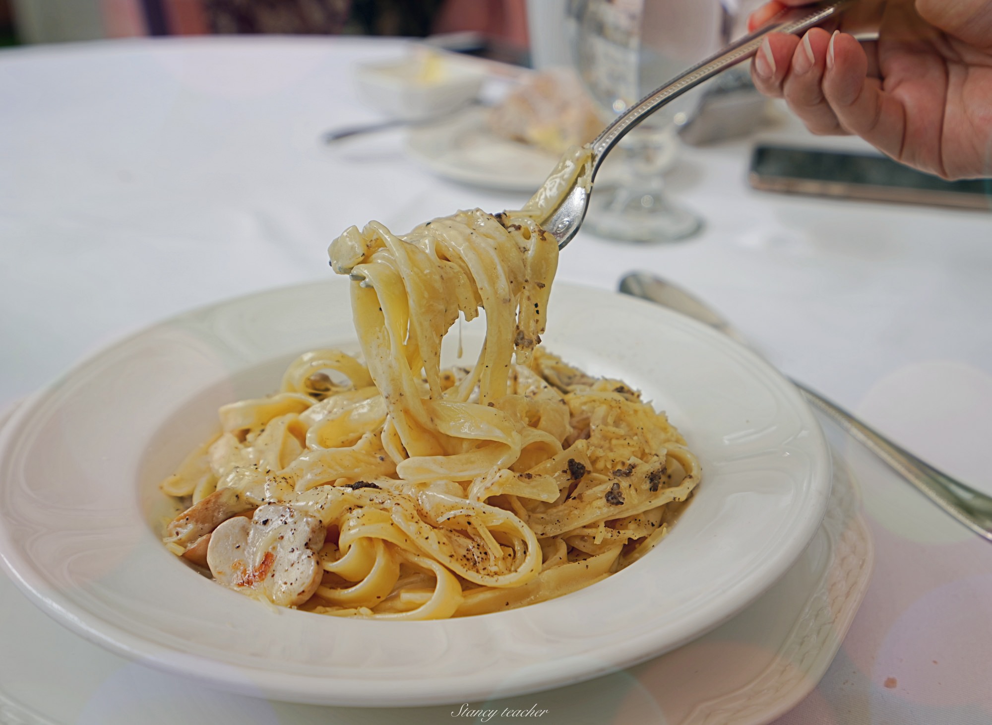 Galerie Bistro家樂利小酒館｜台北中山捷運站美食-氣氛美食物又好吃（菜單、價位）