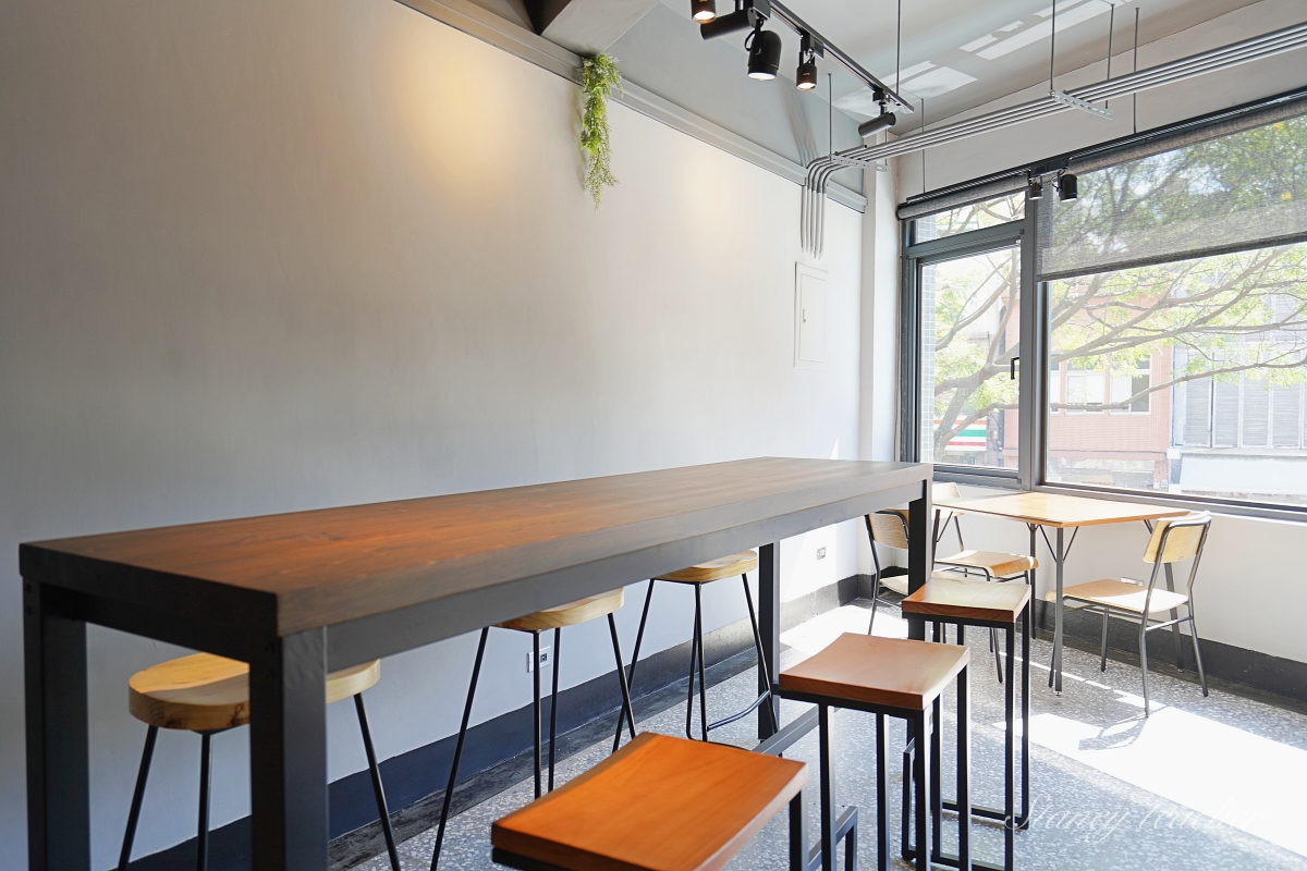 淡水老街咖啡廳「SOMNI Coffee Roasters」小清新不限時咖啡廳 淡水老街咖啡廳「SOMNI Coffee Roasters」小清新不限時咖啡廳