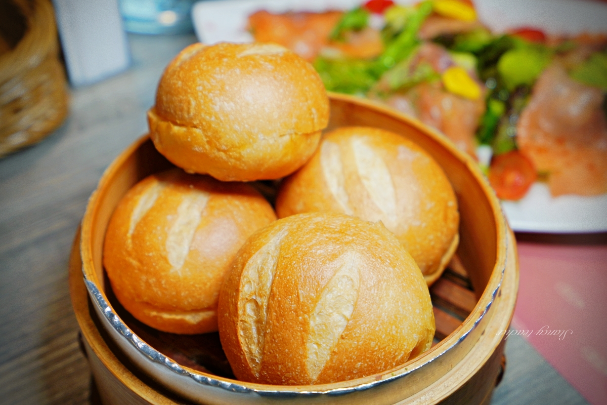 羽樂歐陸創意料理｜小巨蛋捷運站聚餐約會首選｜羽樂菜單、價格｜羽樂交通位置