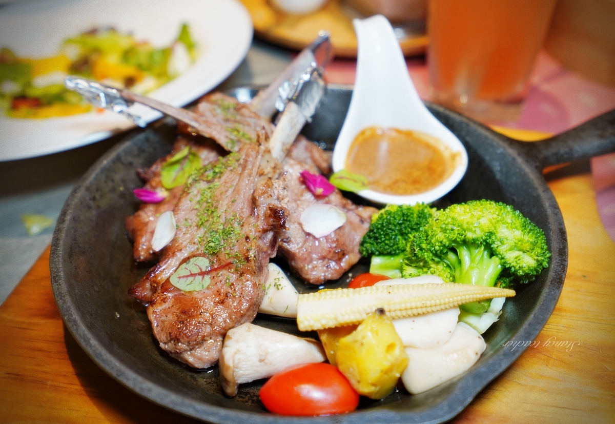 羽樂歐陸創意料理｜小巨蛋捷運站聚餐約會首選｜羽樂菜單、價格｜羽樂交通位置