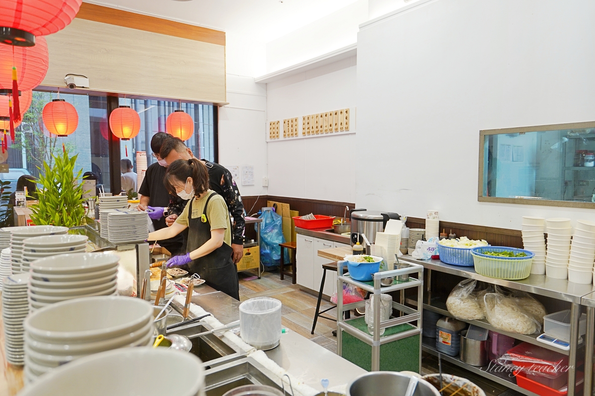 桃園大廟口切仔麵店|桃拾廣場銅板美食|超新鮮黑白切、綜合蚵仔手工麵線(菜單、價格) 桃園大廟口切仔麵店|桃拾廣場銅板美食|超新鮮黑白切、綜合蚵仔手工麵線(菜單、價格)