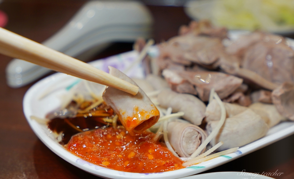 桃園大廟口切仔麵店|桃拾廣場銅板美食|超新鮮黑白切、綜合蚵仔手工麵線(菜單、價格) 桃園大廟口切仔麵店|桃拾廣場銅板美食|超新鮮黑白切、綜合蚵仔手工麵線(菜單、價格)