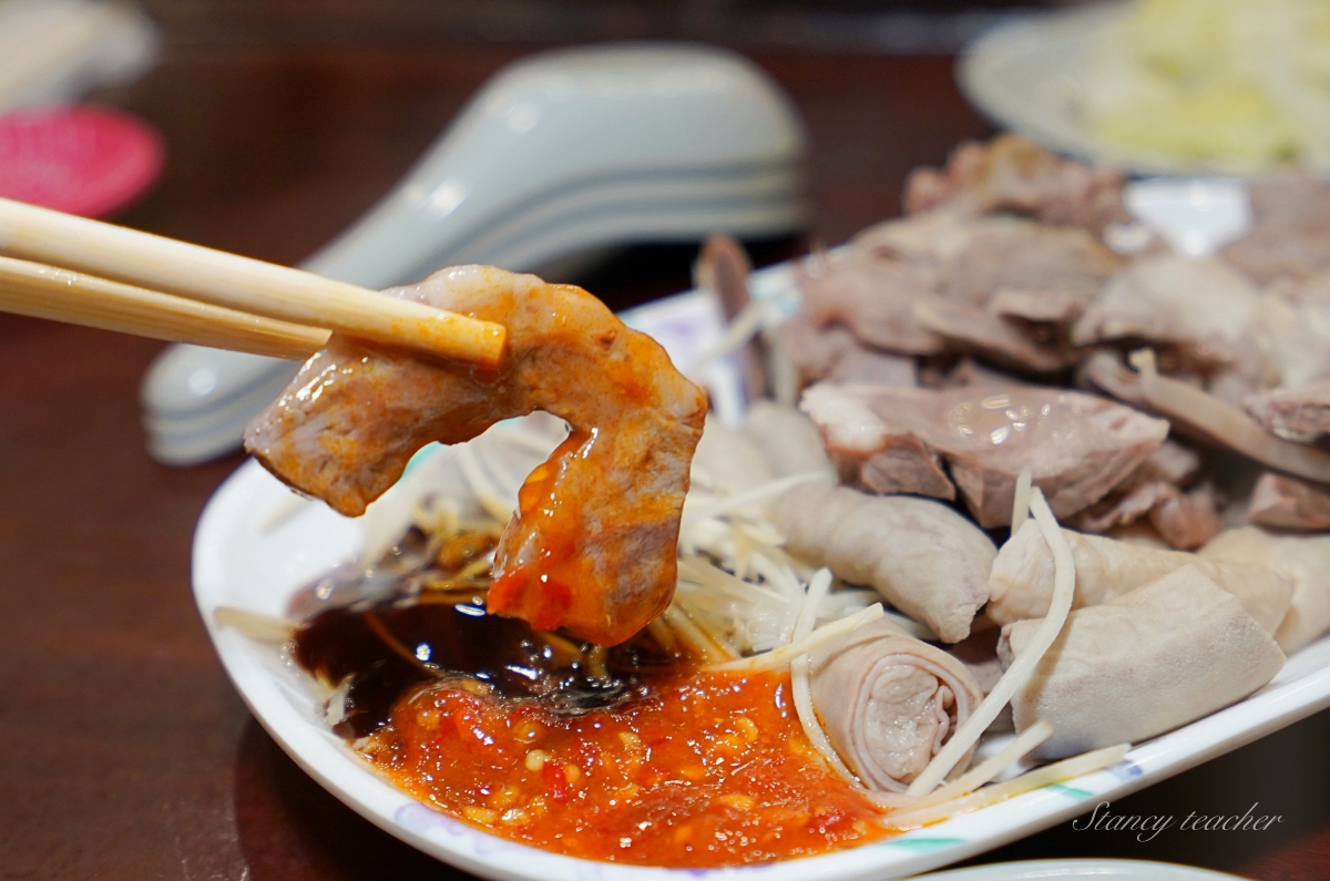 桃園大廟口切仔麵店|桃拾廣場銅板美食|超新鮮黑白切、綜合蚵仔手工麵線(菜單、價格) 桃園大廟口切仔麵店|桃拾廣場銅板美食|超新鮮黑白切、綜合蚵仔手工麵線(菜單、價格)