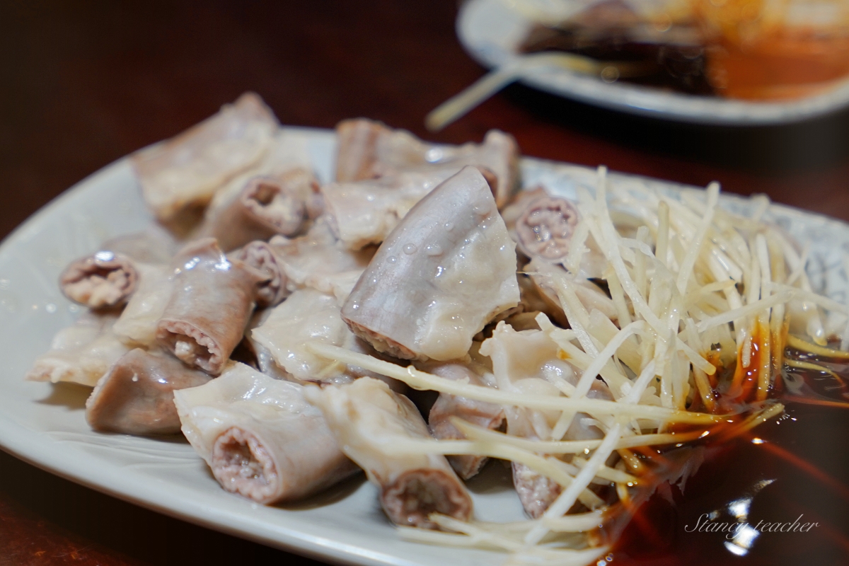 桃園大廟口切仔麵店｜桃拾廣場銅板美食｜超新鮮黑白切、綜合蚵仔手工麵線（菜單、價格）