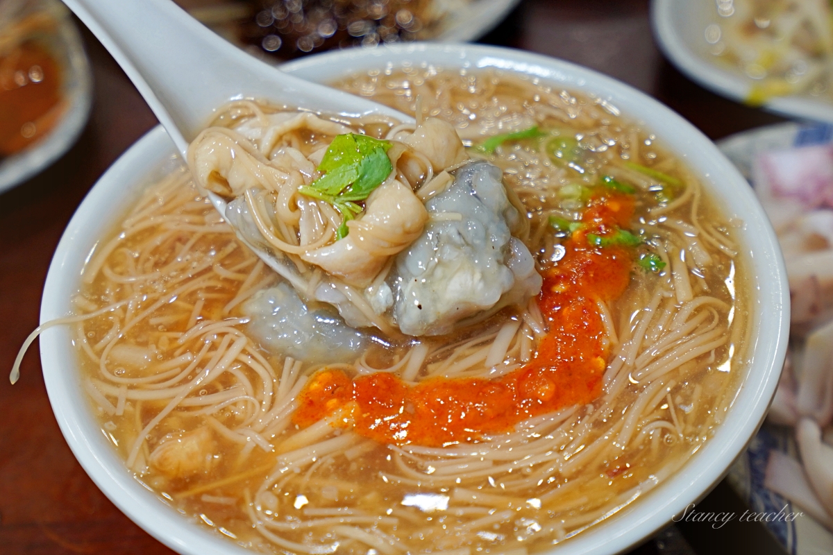 桃園大廟口切仔麵店｜桃拾廣場銅板美食｜超新鮮黑白切、綜合蚵仔手工麵線（菜單、價格）