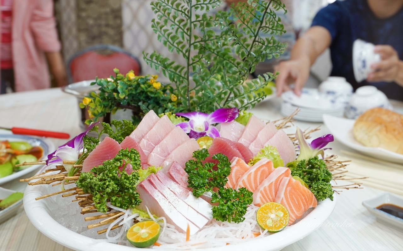 萬里海鮮餐廳「望海亭」萬里吃螃蟹推薦合菜最划算，自家漁船現撈尚蓋青