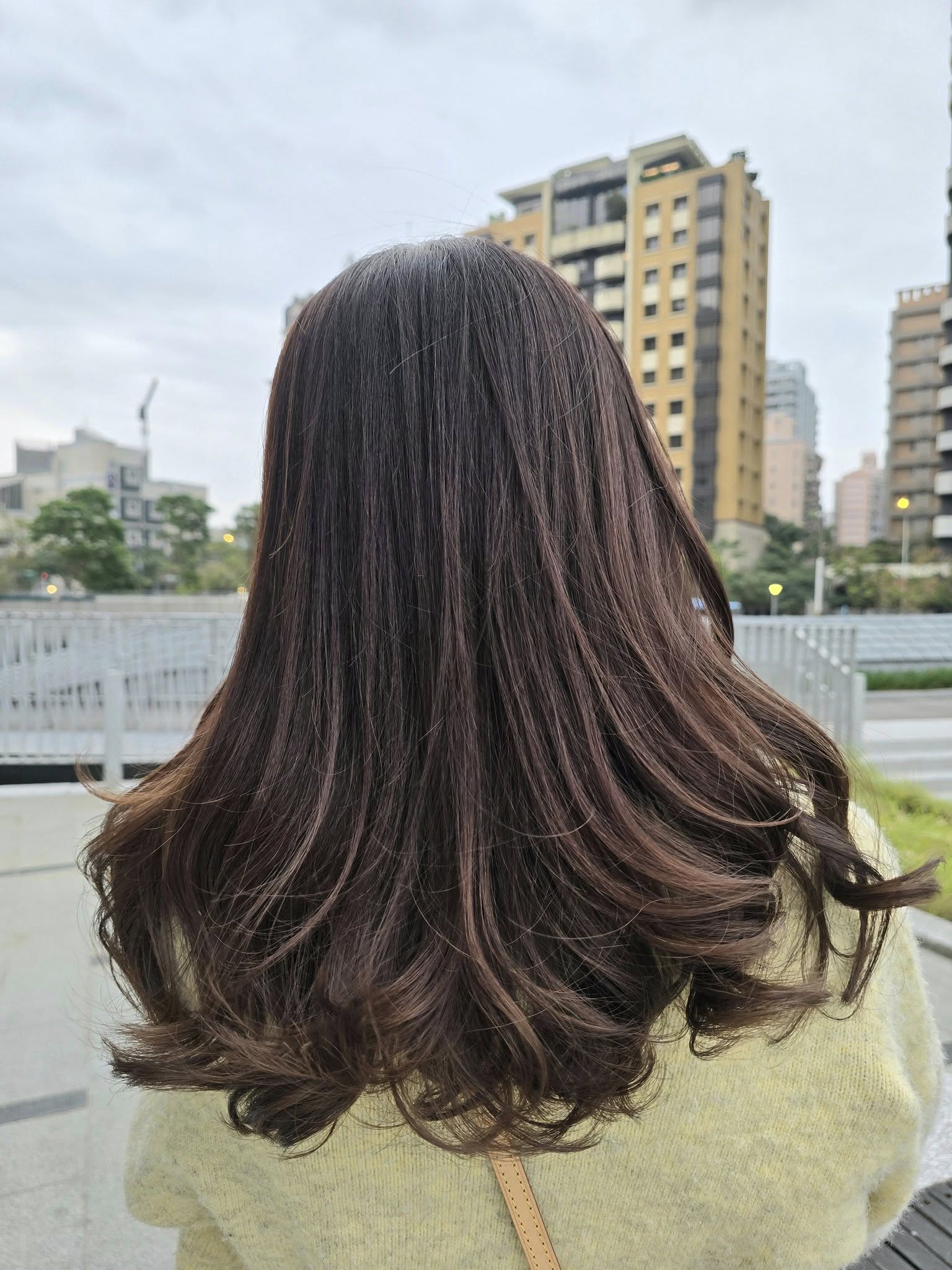淡水新市鎮美髮院推薦｜Verite Hair Salon｜迷人的秋冬髮色玫瑰霧粉｜巴黎卡詩護髮推薦