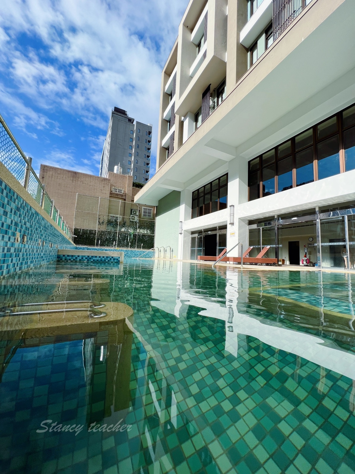 品文旅礁溪住宿心得｜礁溪溫泉飯店推薦，親子遊戲間、戶外溫泉SPA、氣泡水免費喝