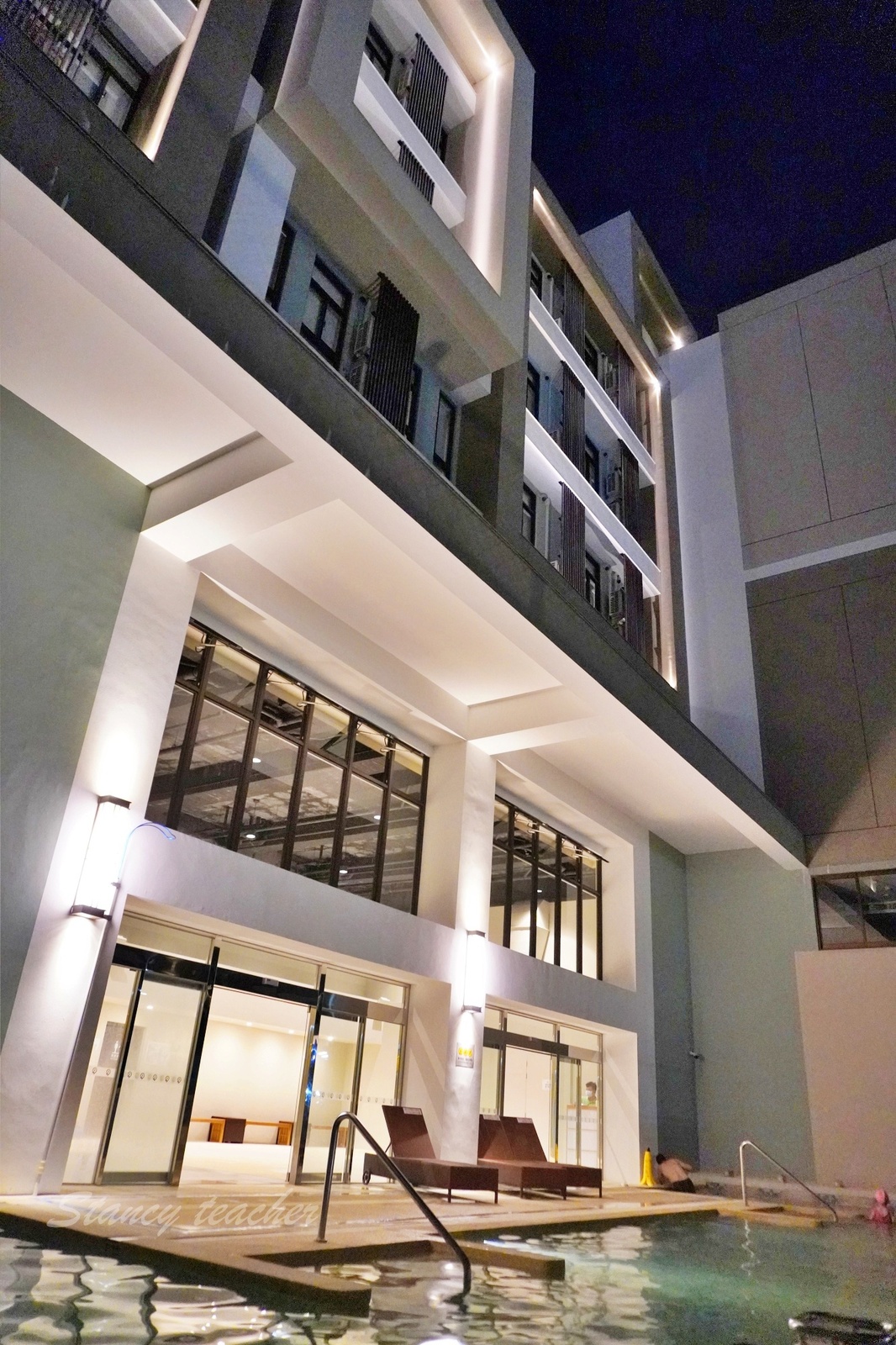 品文旅礁溪住宿心得｜礁溪溫泉飯店推薦，親子遊戲間、戶外溫泉SPA、氣泡水免費喝
