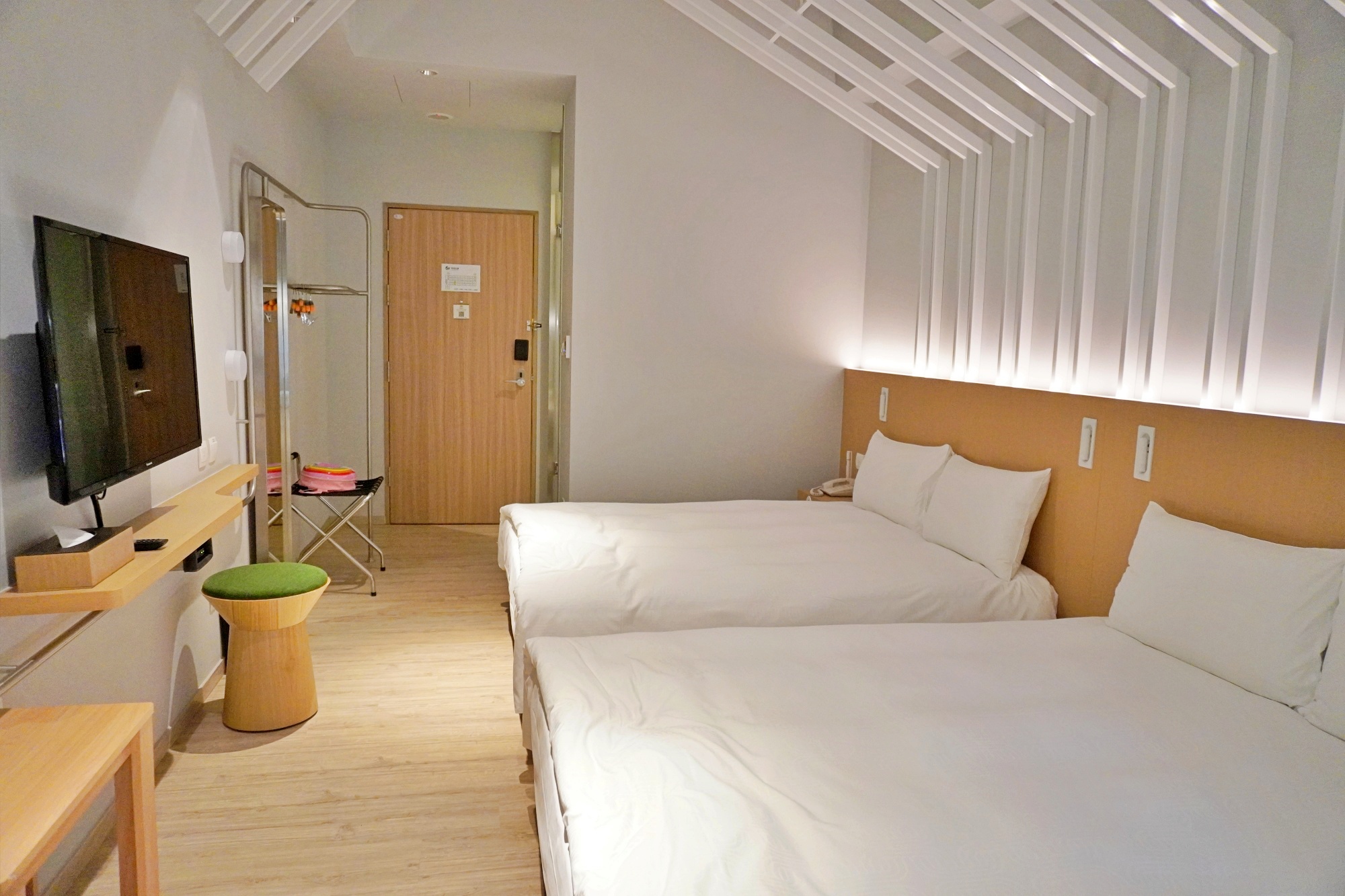 品文旅礁溪住宿心得｜礁溪溫泉飯店推薦，親子遊戲間、戶外溫泉SPA、氣泡水免費喝