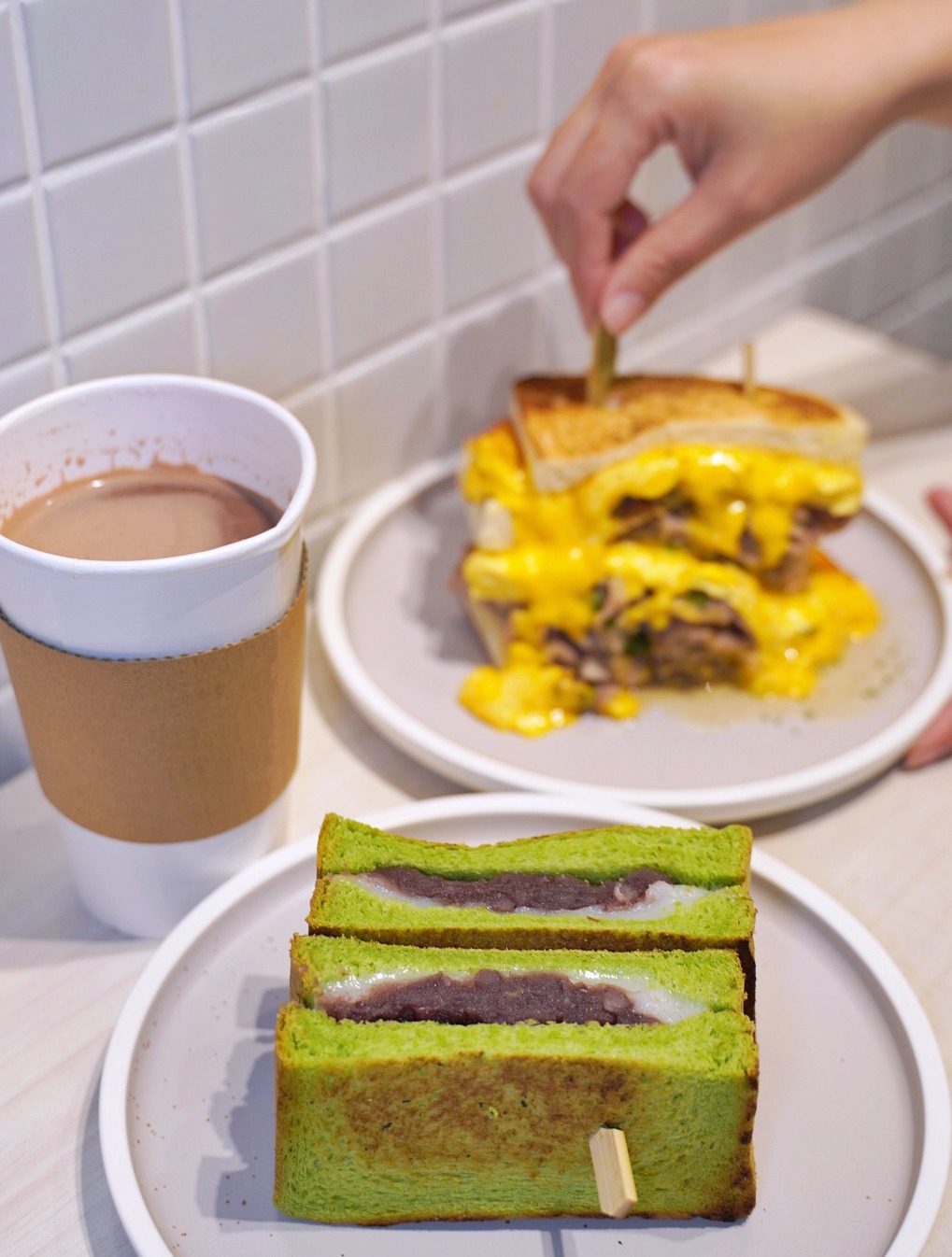 信義區美食｜包果 Baoguo – 吳興店｜雙手無法掌握的起司轟炸燒肉三明治（菜單、價格）