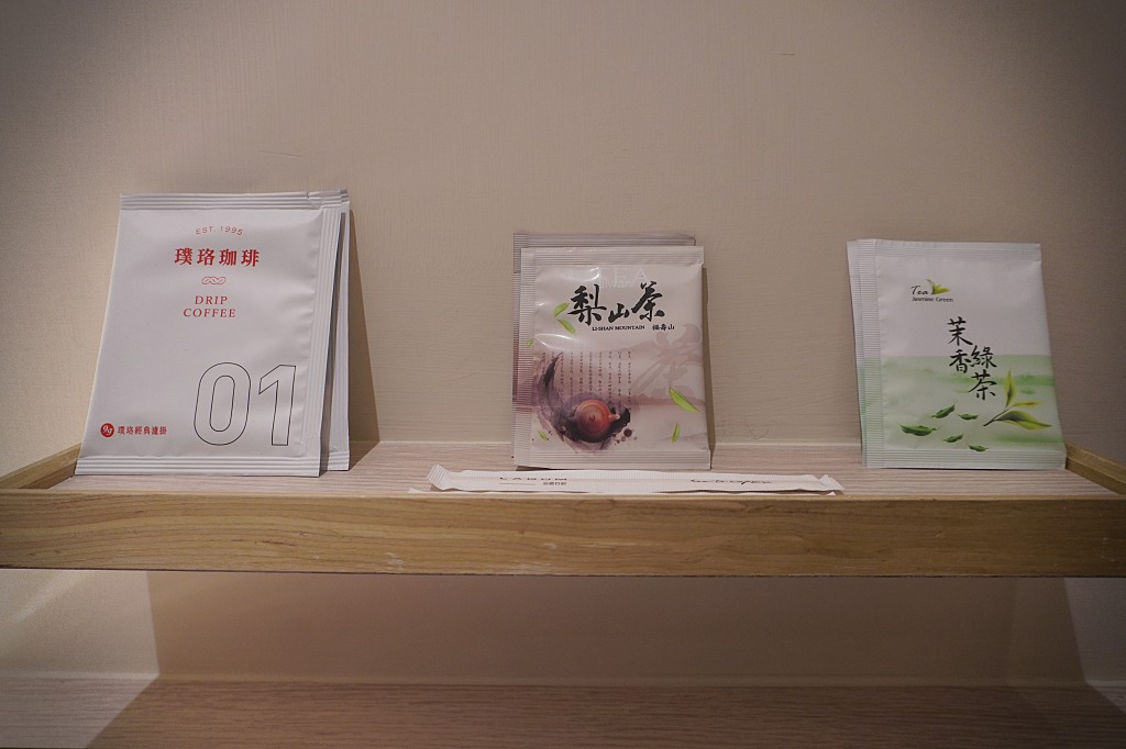高雄鹽埕區住宿｜塩‧泊思行旅｜駁二藝文特區、高雄輕軌、鹽埕區小吃步行就可以到