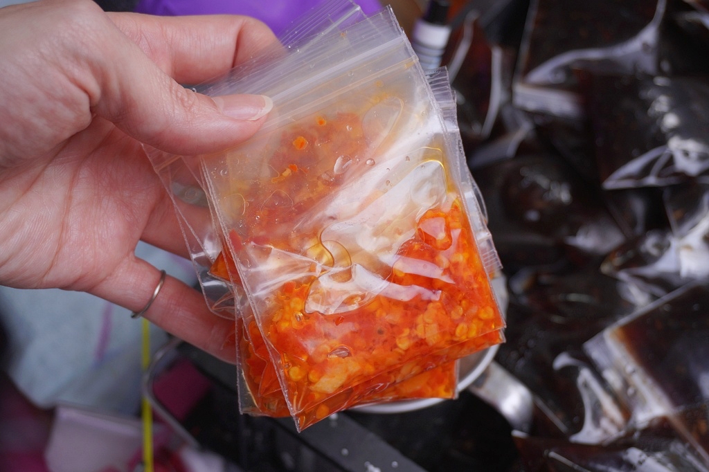 淡水老街美食「好好食廣東腸粉」現點現做有夠滑嫩特製辣椒一定要加(菜單、價格) 淡水老街美食「好好食廣東腸粉」現點現做有夠滑嫩特製辣椒一定要加(菜單、價格)