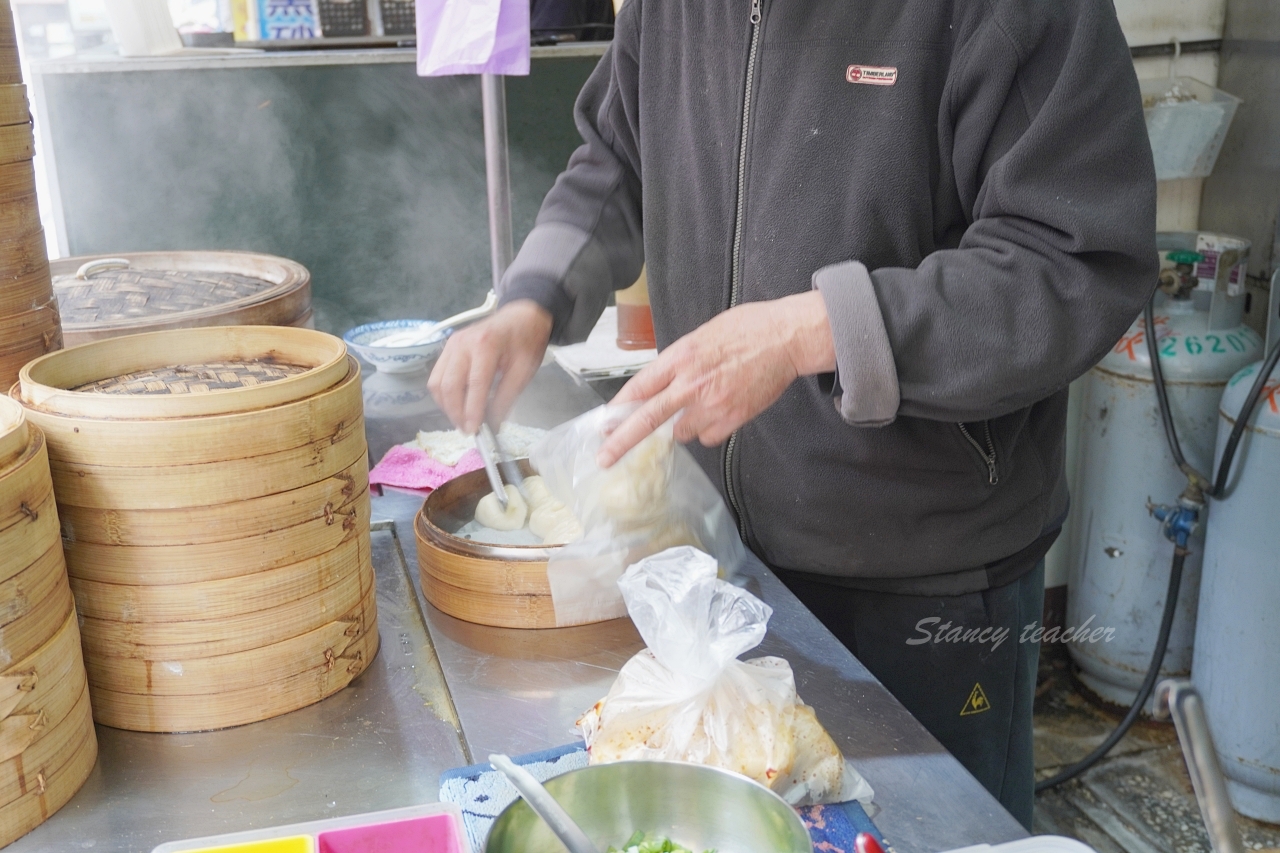 淡水美食｜真大蒸餃｜真理大學創始蒸餃，學生時期的好味道一直都在（菜單、價格）