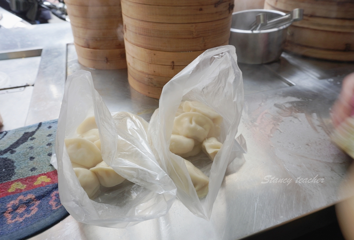 淡水美食｜真大蒸餃｜真理大學創始蒸餃，學生時期的好味道一直都在（菜單、價格）