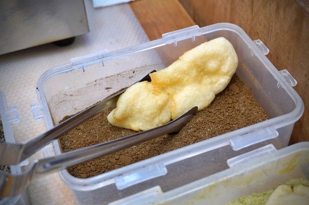 淡水老街美食|迪母白糖粿|外酥內嫩尬義大利金杯咖啡有夠屌(口味、價錢) 淡水老街美食|迪母白糖粿|外酥內嫩尬義大利金杯咖啡有夠屌(口味、價錢)