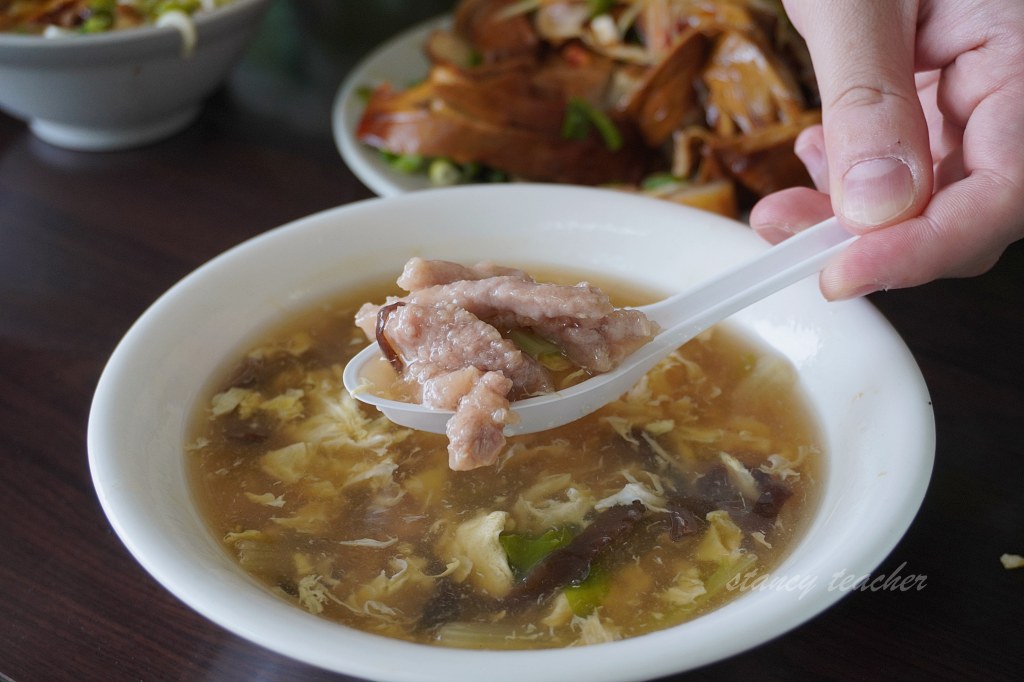 黑店排骨飯|淡海新市鎮排骨炒飯吃什麼?菜單、滷味與停車心得 黑店排骨飯|淡海新市鎮排骨炒飯吃什麼?菜單、滷味與停車心得