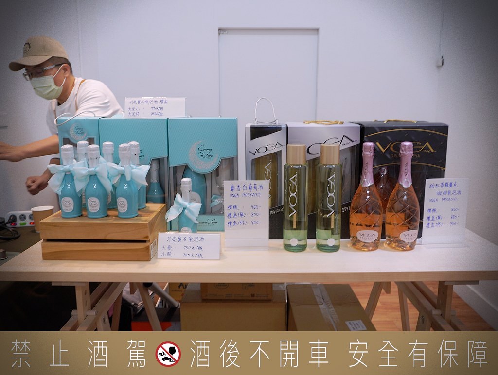 淡水老街美食｜迪母白糖粿｜外酥內嫩尬義大利金杯咖啡有夠屌（口味、價錢）