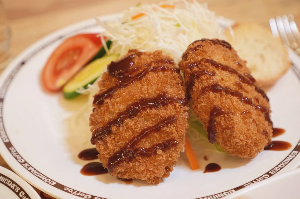 客美多咖啡 komeda‘s coffee  東興店｜來自名古屋的日式咖啡廳｜期間限定甜點焦糖瑪奇朵冰與火