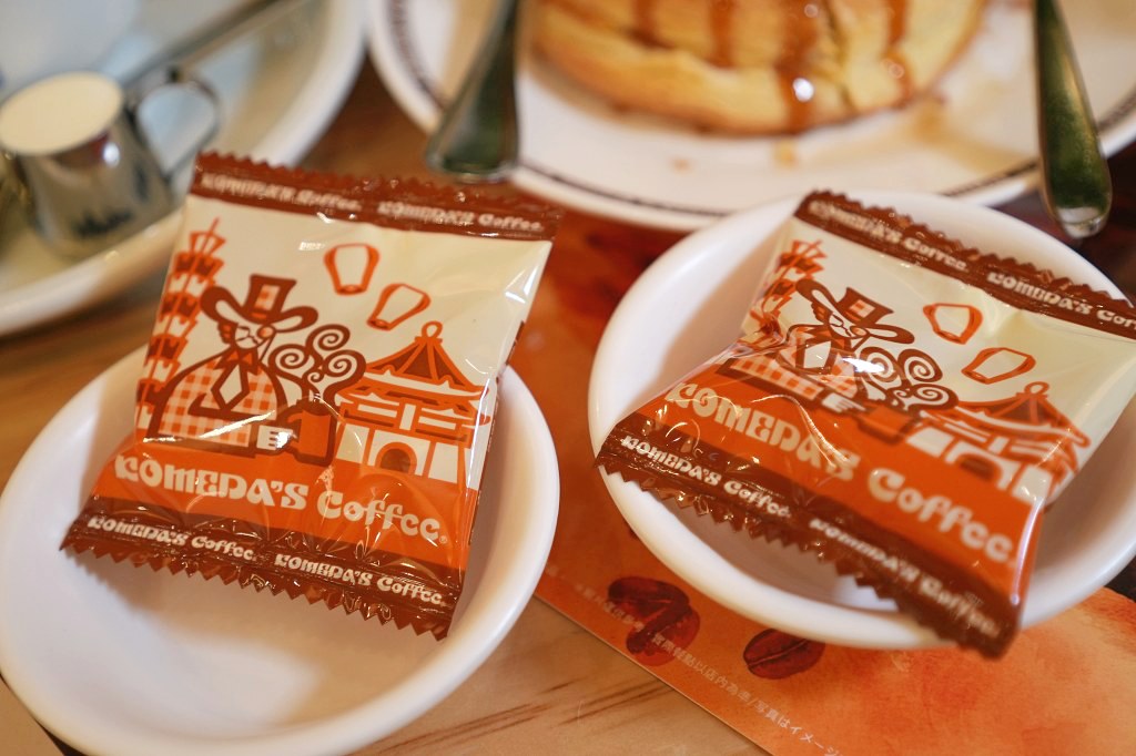 客美多咖啡 komeda‘s coffee  東興店｜來自名古屋的日式咖啡廳｜期間限定甜點焦糖瑪奇朵冰與火