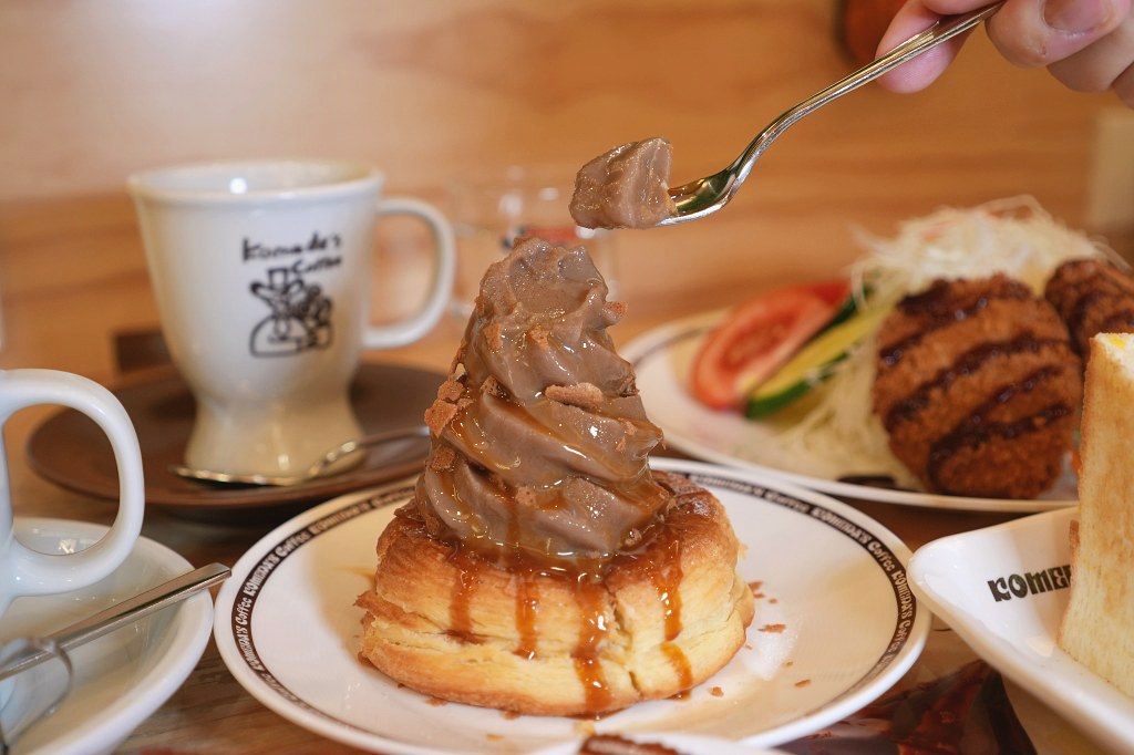 客美多咖啡 komeda‘s coffee  東興店｜來自名古屋的日式咖啡廳｜期間限定甜點焦糖瑪奇朵冰與火