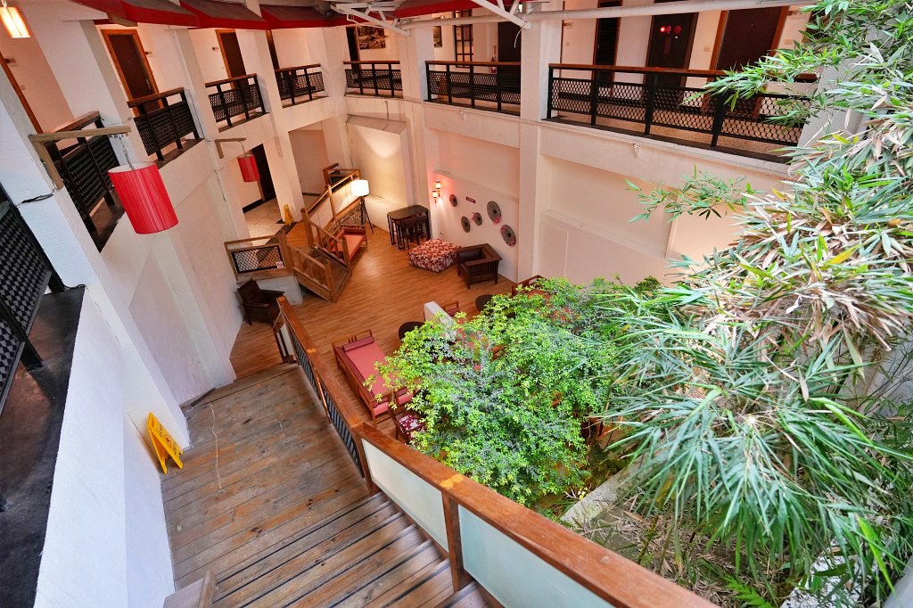 溪頭-福華渡假飯店，紅樓四人房入住心得，小螢火大玩樂 一泊二食、森林DIY活動真有趣