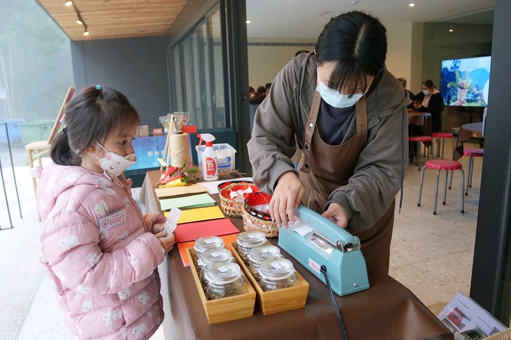 溪頭-福華渡假飯店,紅樓四人房入住心得,小螢火大玩樂 一泊二食、森林DIY活動真有趣 溪頭-福華渡假飯店,紅樓四人房入住心得,小螢火大玩樂 一泊二食、森林DIY活動真有趣