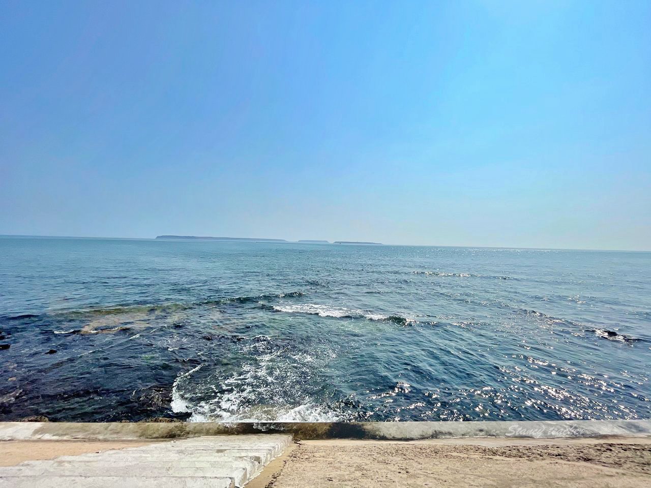 澎湖免費景點｜搭上絕美幽浮去風櫃洞聽濤看海景，180度無死角藍天白雲盡收眼底