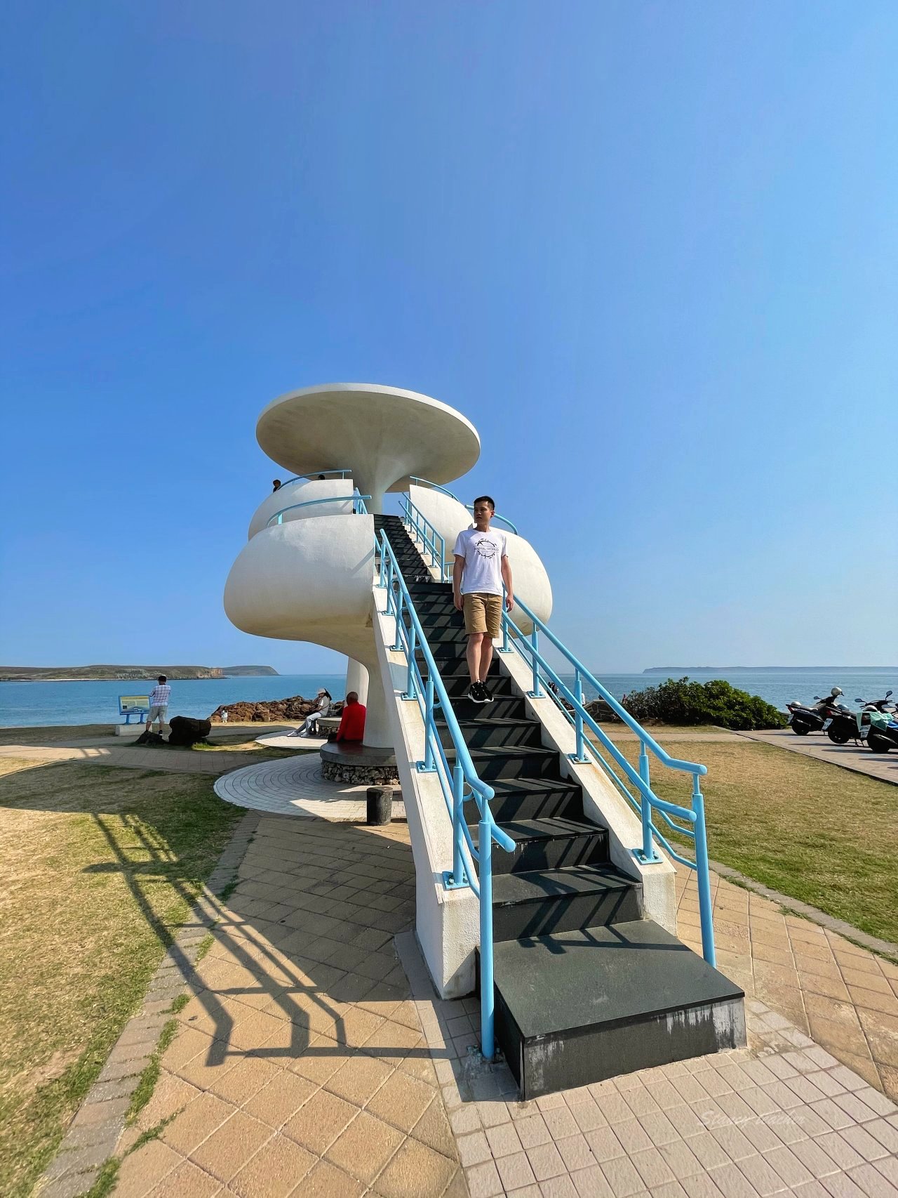 澎湖免費景點｜搭上絕美幽浮去風櫃洞聽濤看海景，180度無死角藍天白雲盡收眼底