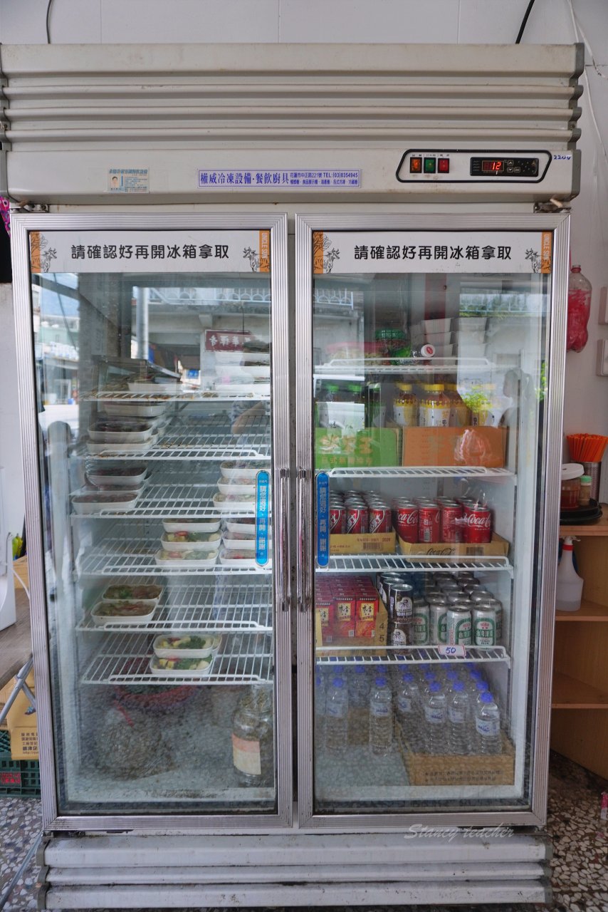 花蓮牛骨牛肉麵「孫叔叔牛骨牛肉麵」又油又香帶骨牛肉超過癮黑金滷肉麵太銷魂