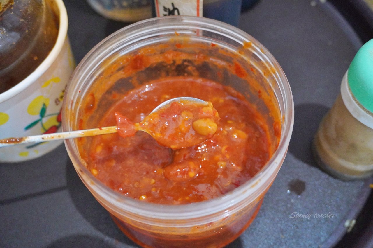 花蓮牛骨牛肉麵「孫叔叔牛骨牛肉麵」又油又香帶骨牛肉超過癮黑金滷肉麵太銷魂