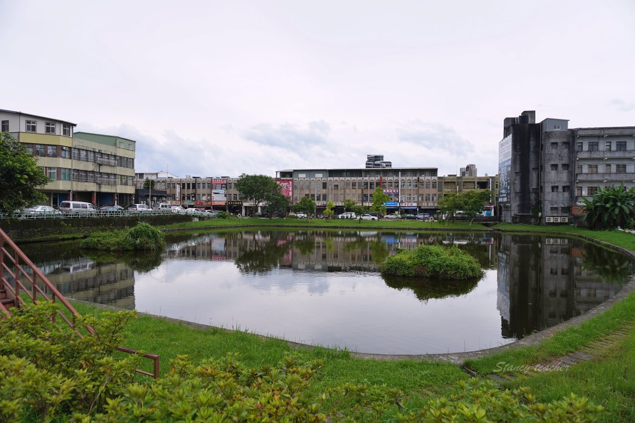 頭城老街早餐店｜手擀蔥油蛋餅、現做韭菜盒、一手無法掌握的粗大油條 老麵肉包都好吃