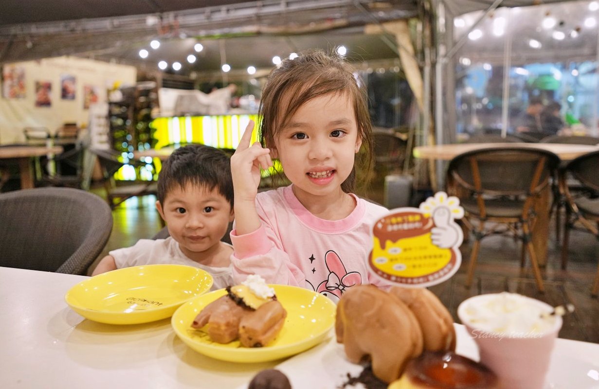 「象園咖啡內湖店」台北市唯一面碧湖景觀家庭餐廳生日月贈可愛緞帶小象鬆餅（新菜單）