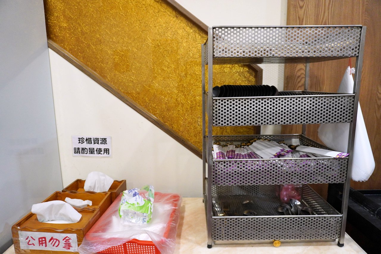 半天紅麻辣館・不辣館,花蓮新城鄉佳興冰果店對面川味牛肉麵香麻過癮、麻辣鴨滷飯也好吃 半天紅麻辣館・不辣館,花蓮新城鄉佳興冰果店對面川味牛肉麵香麻過癮、麻辣鴨滷飯也好吃