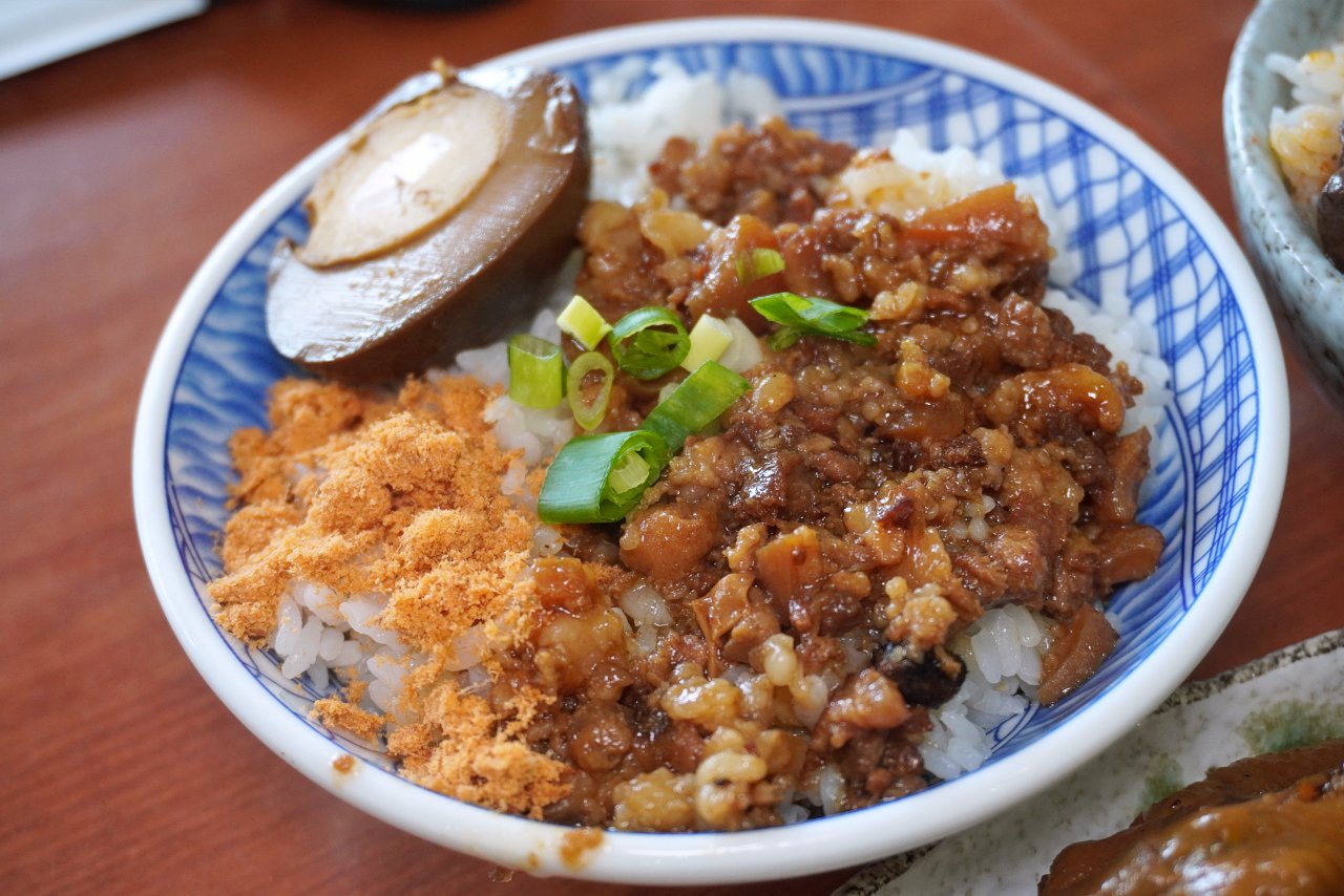 半天紅麻辣館・不辣館,花蓮新城鄉佳興冰果店對面川味牛肉麵香麻過癮、麻辣鴨滷飯也好吃 半天紅麻辣館・不辣館,花蓮新城鄉佳興冰果店對面川味牛肉麵香麻過癮、麻辣鴨滷飯也好吃
