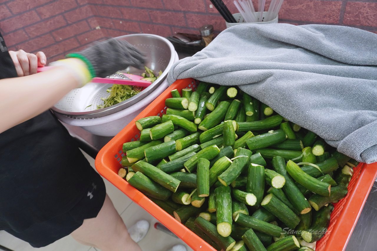 石牌涼麵「洪記涼麵」吃一盤抵五盤限定版涼麵，榨菜、炸醬、雞絲、泡菜、傳統風味一次滿足