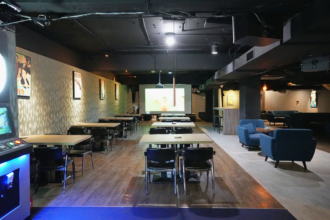 沐光 MouMoon酒吧餐酒館，大學旁超高CP值餐酒館，地方媽媽最愛買醉的地方