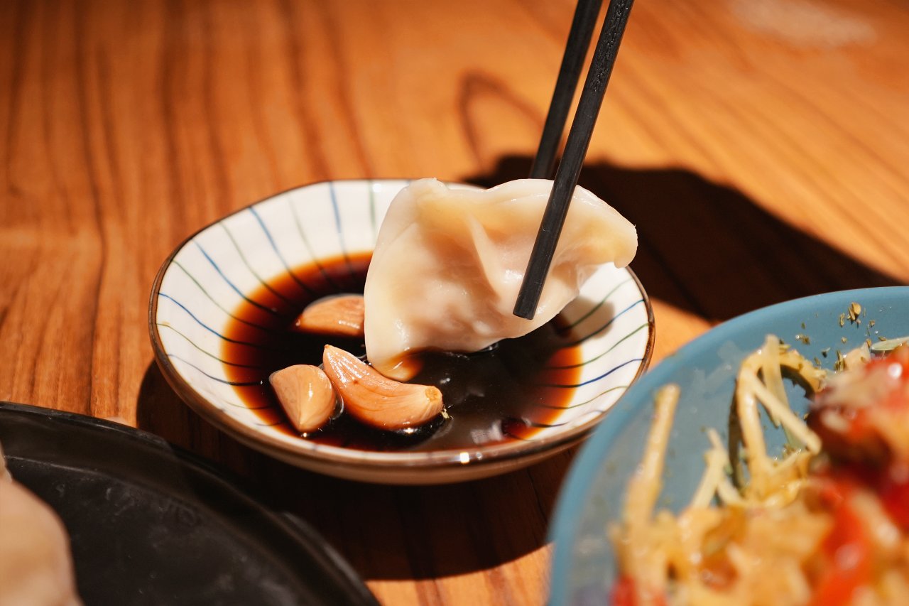沐光 MouMoon酒吧餐酒館，大學旁超高CP值餐酒館，地方媽媽最愛買醉的地方