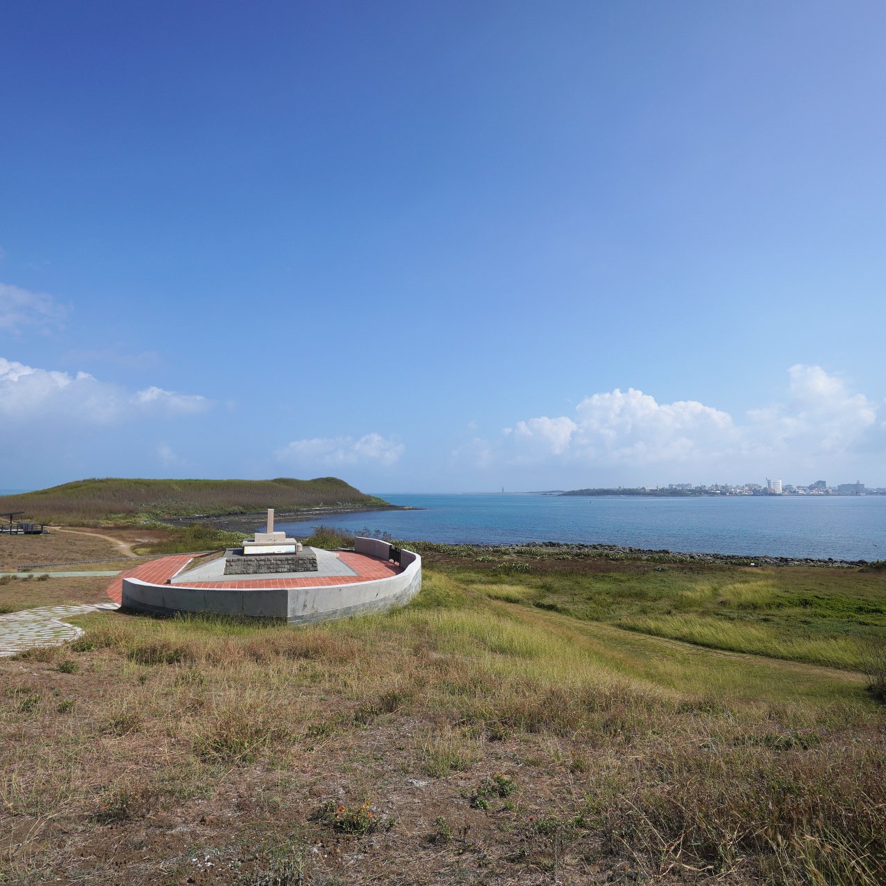 澎湖蛇頭山 輕鬆攻頂小百岳免門票景點沒有觀光客 ，至高點絕美海景爽拍IG美照