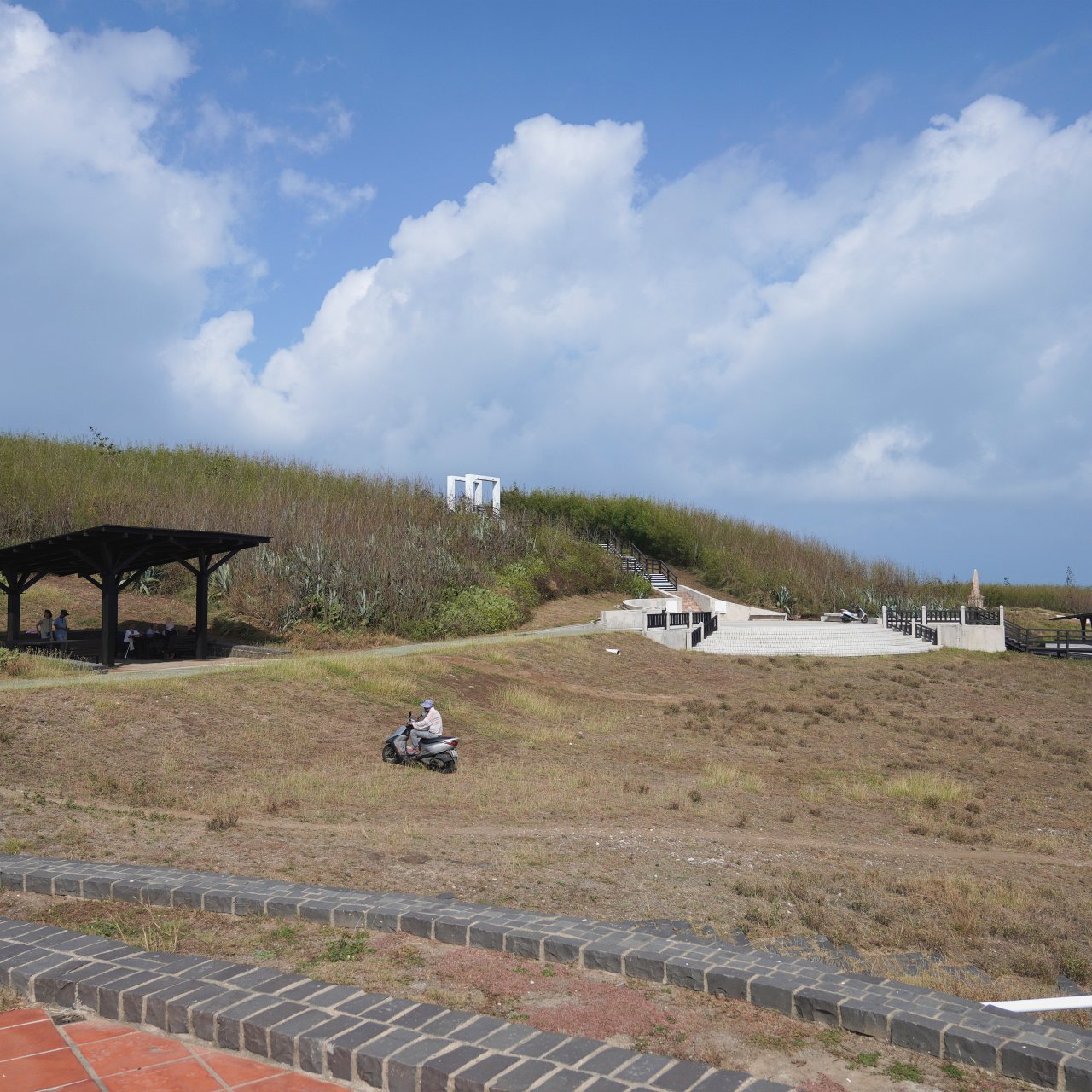 澎湖蛇頭山 輕鬆攻頂小百岳免門票景點沒有觀光客 ，至高點絕美海景爽拍IG美照