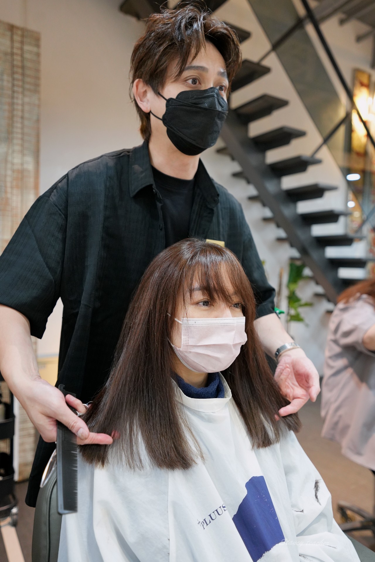 PLUUS中山三越前店，中山捷運站染髮、護髮、燙髮推薦，新晶鑽護髮深層還原秀髮美好本質