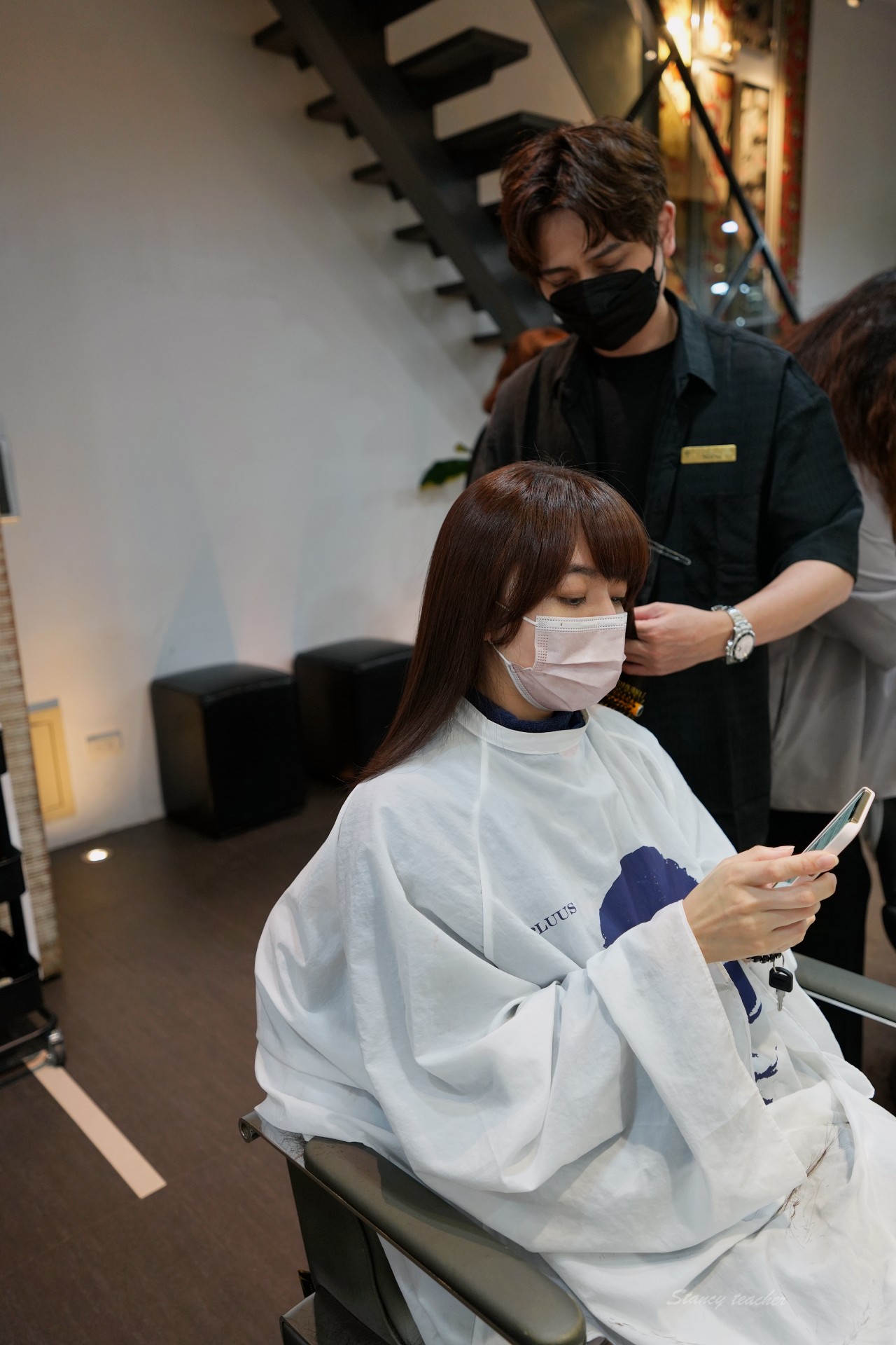 PLUUS中山三越前店，中山捷運站染髮、護髮、燙髮推薦，新晶鑽護髮深層還原秀髮美好本質