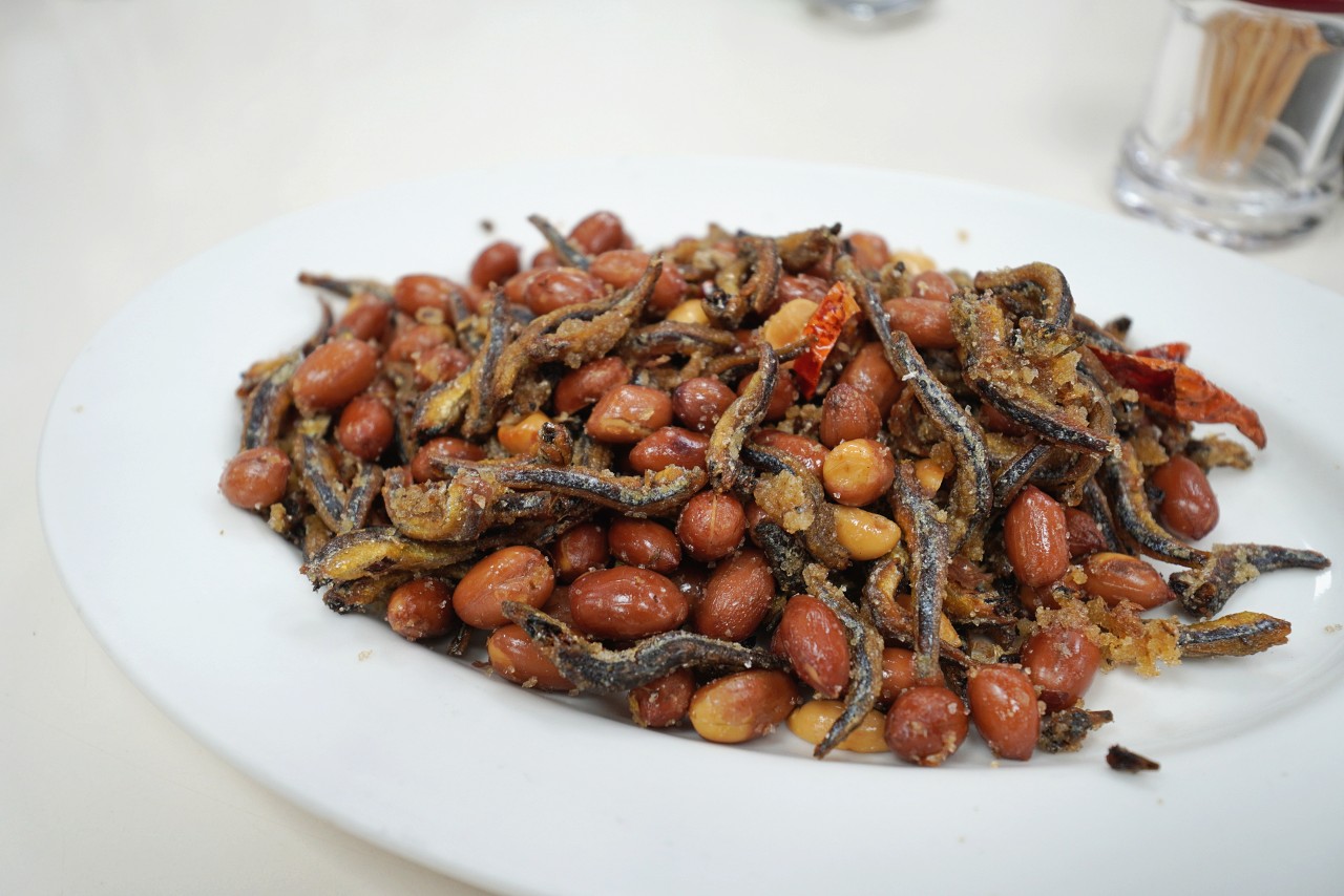 【澎湖美食】來福海鮮餐廳：澎湖海鮮餐廳合菜 在地30年老店 私房干貝醬、小魚花生買的都是內行人