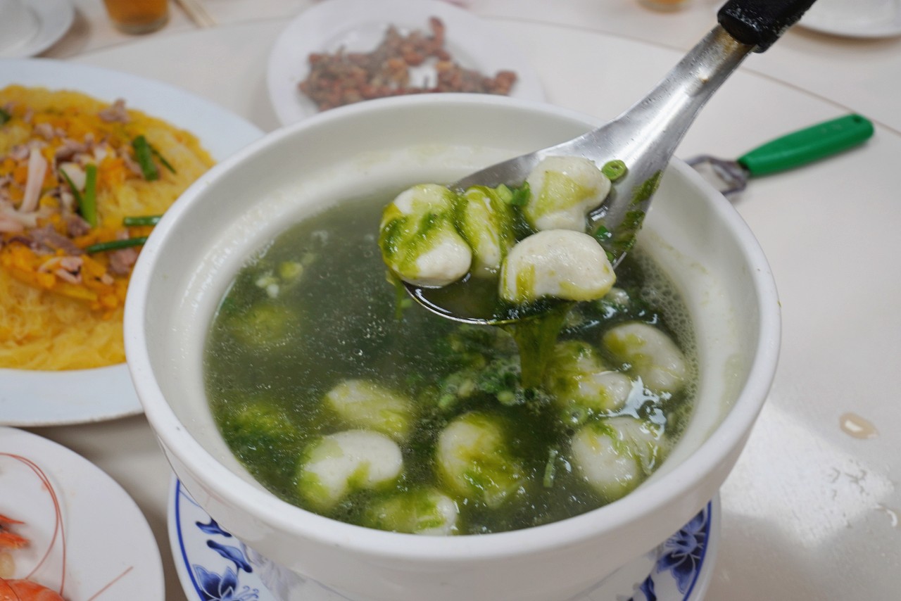 【澎湖美食】來福海鮮餐廳：澎湖海鮮餐廳合菜 在地30年老店 私房干貝醬、小魚花生買的都是內行人
