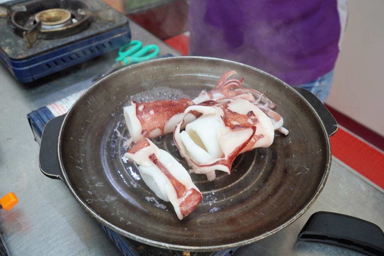 【澎湖美食】來福海鮮餐廳：澎湖海鮮餐廳合菜 在地30年老店 私房干貝醬、小魚花生買的都是內行人