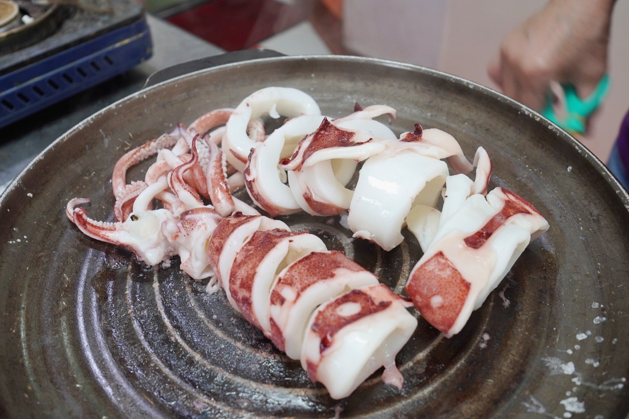 【澎湖美食】來福海鮮餐廳：澎湖海鮮餐廳合菜 在地30年老店 私房干貝醬、小魚花生買的都是內行人