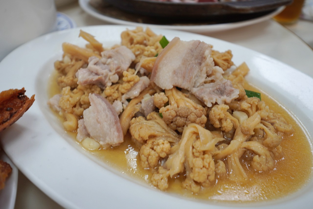 【澎湖美食】來福海鮮餐廳：澎湖海鮮餐廳合菜 在地30年老店 私房干貝醬、小魚花生買的都是內行人