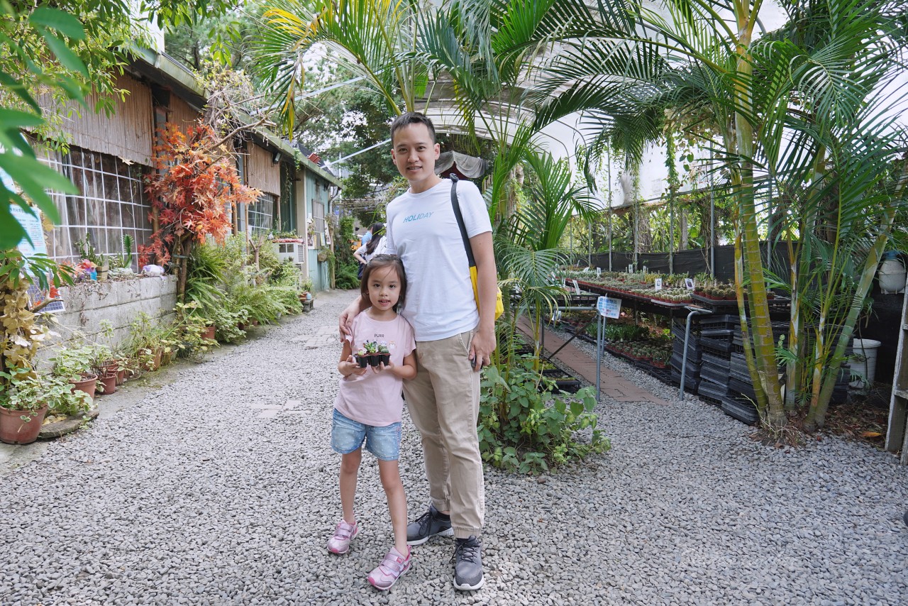 南投埔里多肉秘境 中正店，透明泡泡屋藍色大地球拍照打卡，免門票便宜多肉盆栽讓你買到手軟