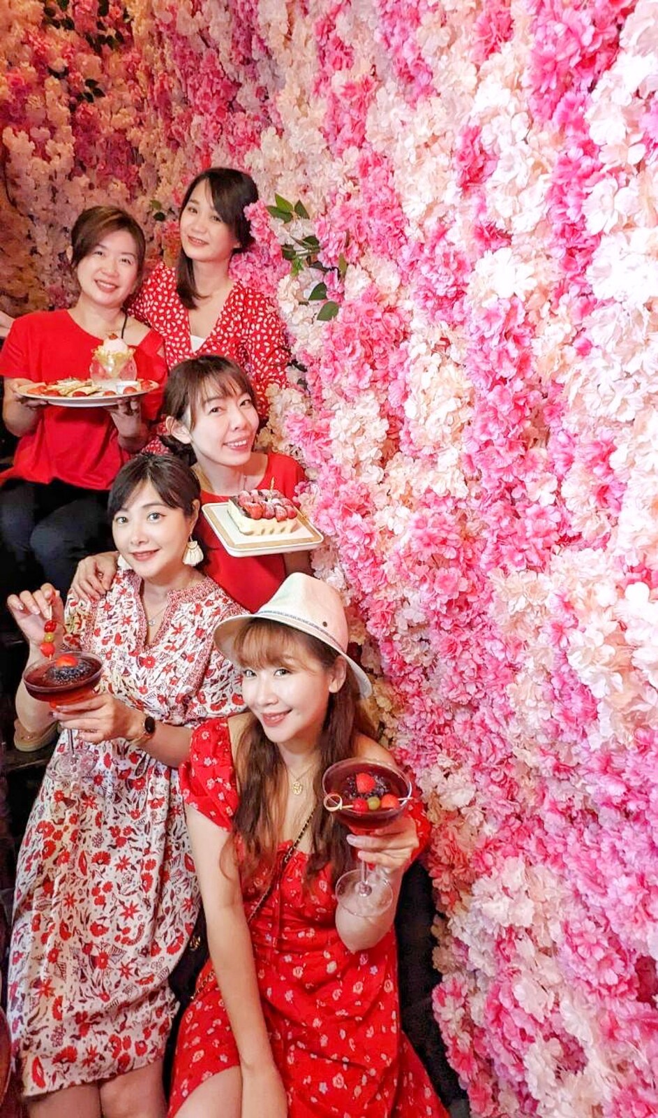 三筋豬排 高雄左營浮誇肉量豬排店,「莓好大三元」草莓季限定夢幻甜點套餐慶生很可以 三筋豬排 高雄左營浮誇肉量豬排店,「莓好大三元」草莓季限定夢幻甜點套餐慶生很可以