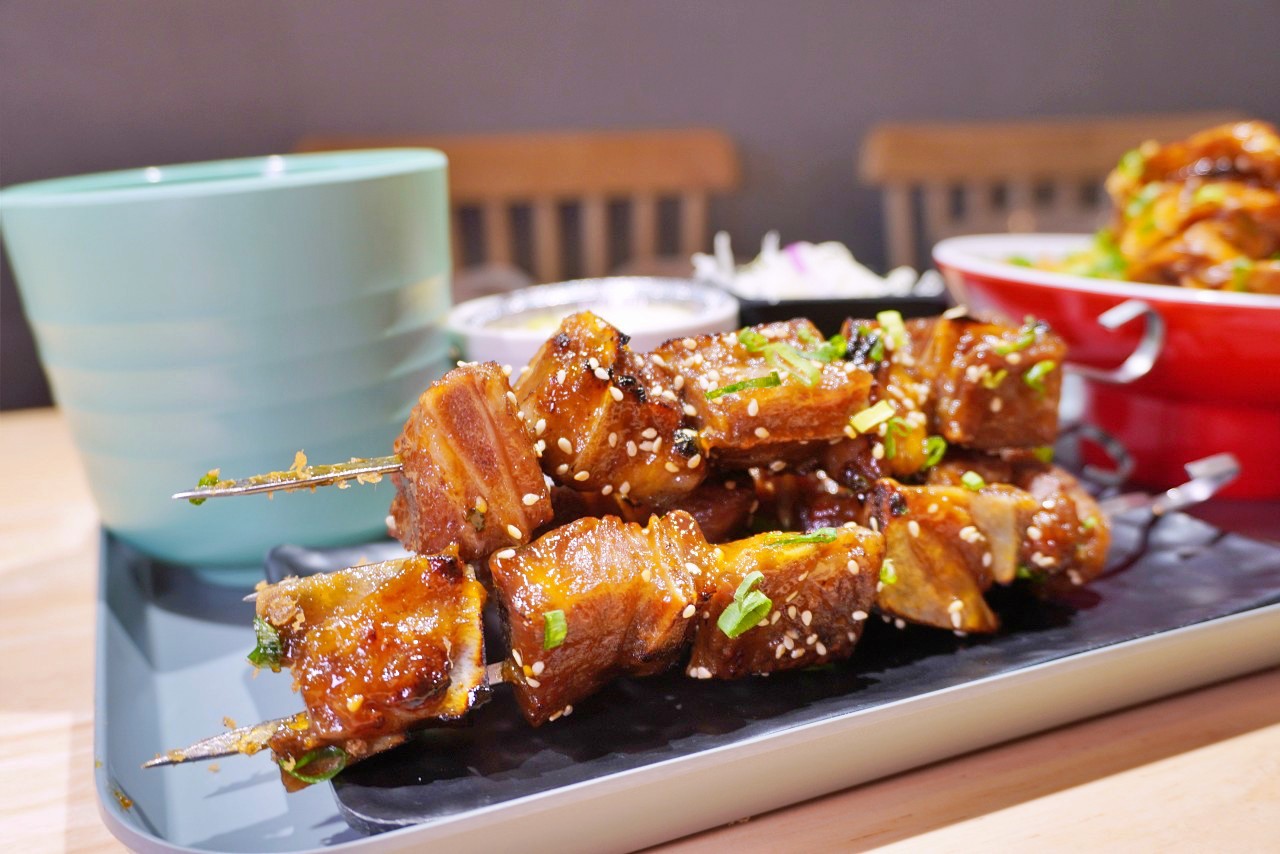 三筋豬排 高雄左營浮誇肉量豬排店，「莓好大三元」草莓季限定夢幻甜點套餐慶生很可以